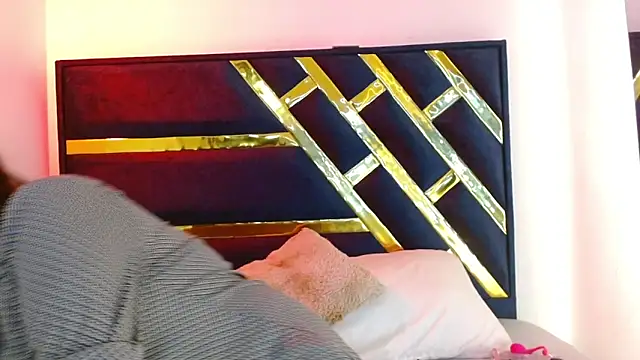 Iris bloom69 online show from 03/09/26, 12:53