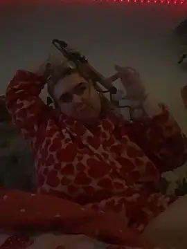 Snapshot of TwoWayT_xx chatting on 02/04/26, 11:38 TwoWayT xx online show from 02/04/26, 11:38