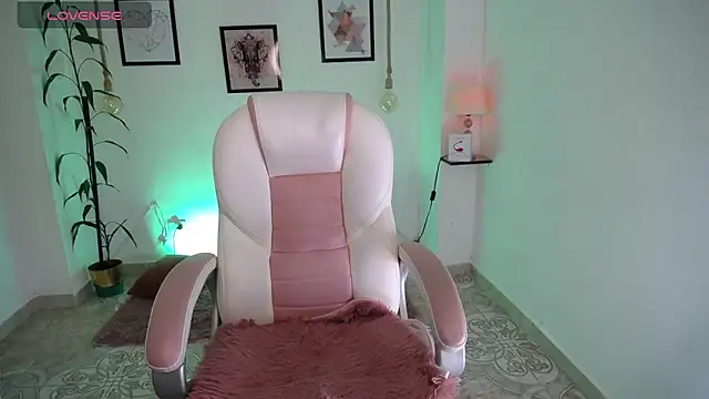 adhara 11 online show from 03/30/26, 11:17