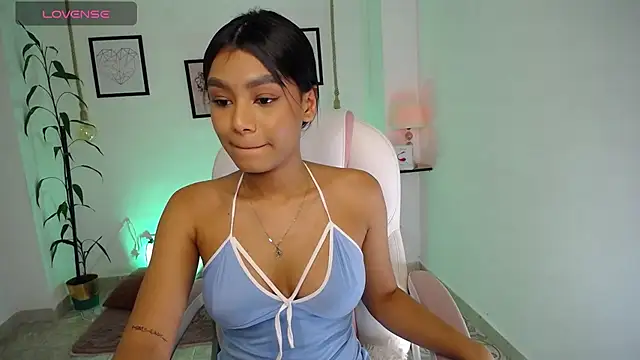 adhara 11 online show from 03/31/26, 11:05