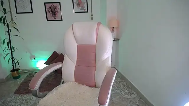 adhara 11 online show from 04/10/26, 11:42