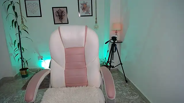 adhara 11 online show from 04/11/26, 11:20