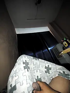 Snapshot of chocolatesboy143 chatting on 02/22/26, 04:16 chocolatesboy143 online show from 02/22/26, 04:16