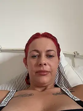 Snapshot of SophieSchmidt chatting on 02/23/26, 08:44 SophieSchmidt online show from 02/23/26, 08:44