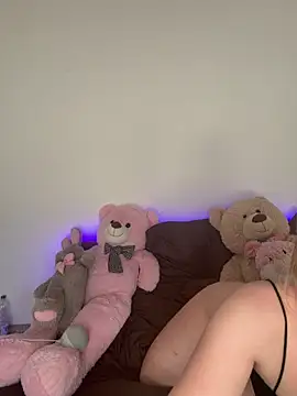 Zoey  08 online show from 04/20/26, 02:42