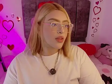 Snapshot of missevans chatting on 02/08/26, 10:24 missevans online show from 02/08/26, 10:24