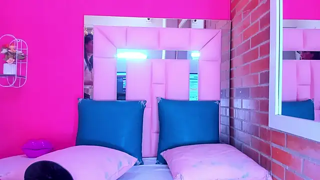 Snapshot of Baby_doll_XOXO chatting on 02/15/26, 02:36 Baby doll XOXO online show from 02/15/26, 02:36