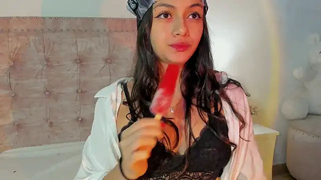 Snapshot of Jennifer_Lee_ chatting on 02/17/26, 10:01 Jennifer Lee online show from 02/17/26, 10:01