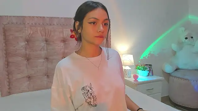 Snapshot of Jennifer_Lee_ chatting on 02/20/26, 10:21 Jennifer Lee online show from 02/20/26, 10:21