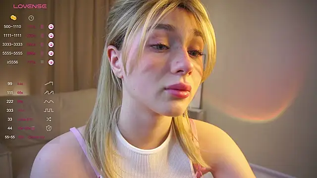 Snapshot of Nani_Funny chatting on 02/21/26, 12:22 Nani Funny online show from 02/21/26, 12:22