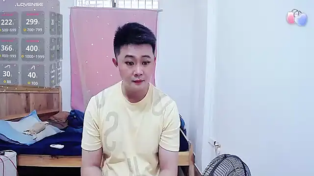 Snapshot of wwwhh777 chatting on 04/07/26, 06:25 wwwhh777 online show from 04/07/26, 06:25