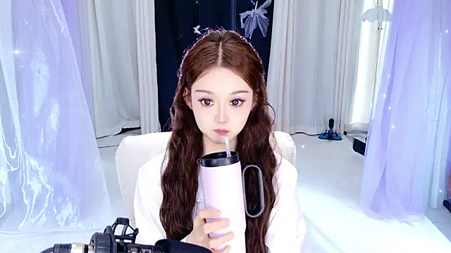 Snapshot of Dancer_Lucky-Nini chatting on 02/18/26, 07:59 Dancer Lucky-Nini online show from 02/18/26, 07:59