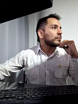 Snapshot of noa_desire chatting on 02/13/26, 06:09 noa desire online show from 02/13/26, 06:09