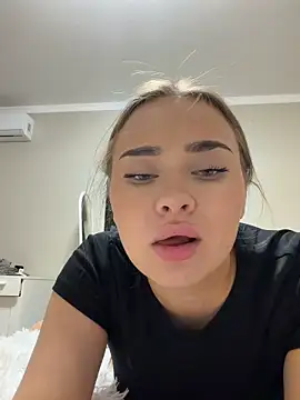 MonicaWestt online show from 04/06/26, 06:31