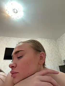 MonicaWestt online show from 04/12/26, 08:03