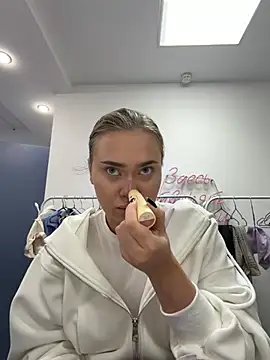 MonicaWestt online show from 06/11/26, 06:44