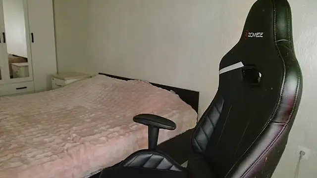 Eva Avea online show from 04/13/26, 11:10