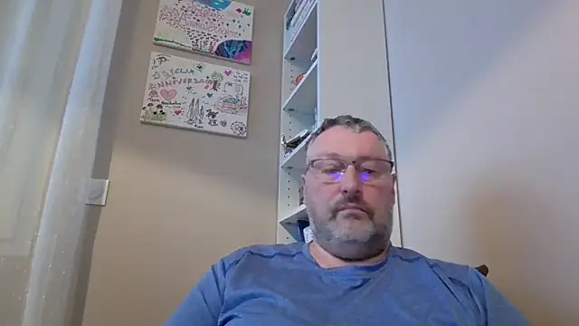 doudou310 online show from 02/05/26, 06:29