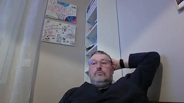 doudou310 online show from 02/14/26, 05:37