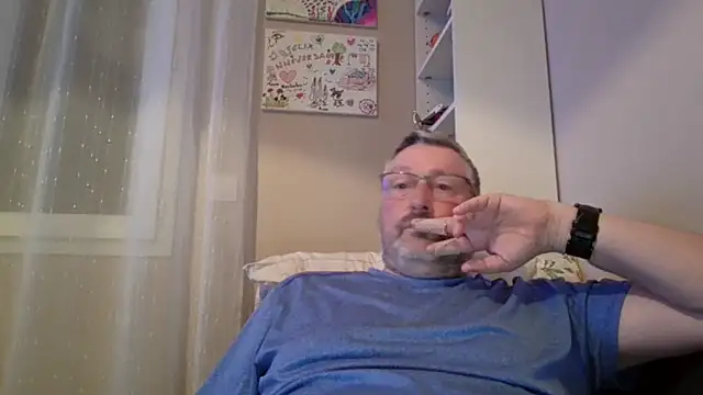 doudou310 online show from 03/23/26, 04:27