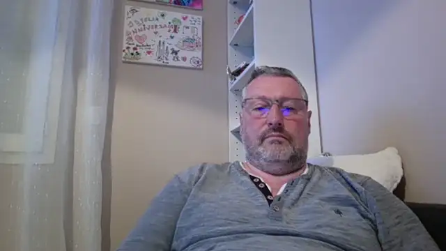 doudou310 online show from 04/25/26, 04:04