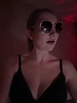 Snapshot of hottogetherNL chatting on 02/19/26, 08:49 hottogetherNL online show from 02/19/26, 08:49