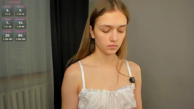 Snapshot of JuliannaLeiding chatting on 02/07/26, 07:06 JuliannaLeiding online show from 02/07/26, 07:06