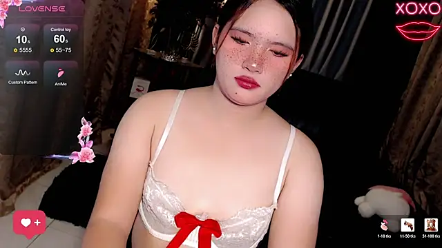 Snapshot of IsabellaXoXo69 chatting on 05/15/26, 01:23 IsabellaXoXo69 online show from 05/15/26, 01:23