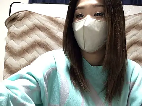 Snapshot of yurina_yurina0125 chatting on 02/18/26, 01:51 yurina yurina0125 online show from 02/18/26, 01:51