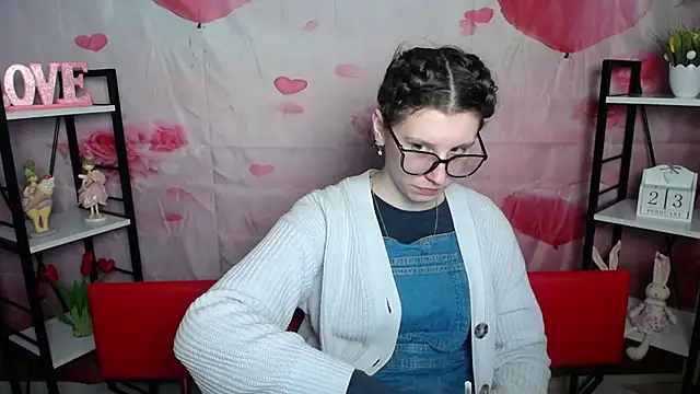 Snapshot of LilianaShine chatting on 02/23/26, 06:11 LilianaShine online show from 02/23/26, 06:11