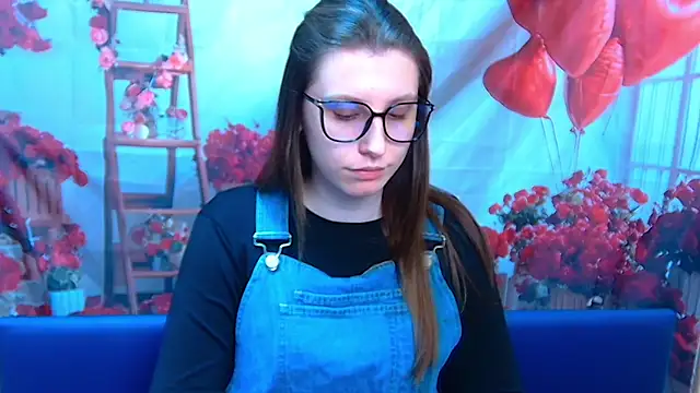 LilianaShine online show from 04/19/26, 05:07