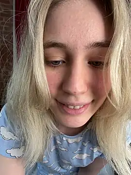 Snapshot of LovelyMiu chatting on 02/12/26, 11:27 LovelyMiu online show from 02/12/26, 11:27