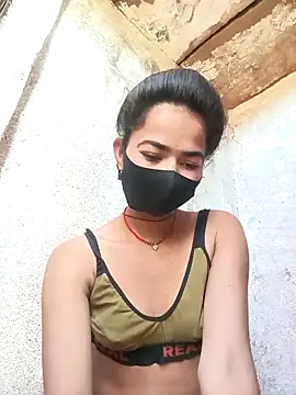 Sunali Bendre online show from 03/09/26, 02:26