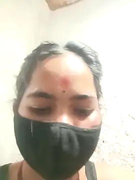 Sunali Bendre online show from 04/12/26, 02:55