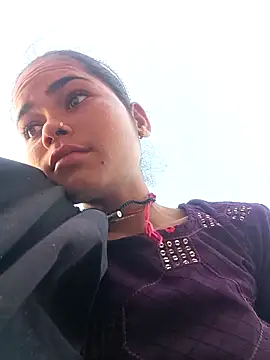 Sunali Bendre online show from 04/24/26, 12:46