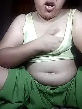 x -hot online show from 04/18/26, 04:05