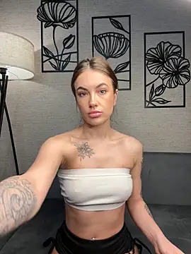 Snapshot of xXKelly_bonb0nXx chatting on 02/23/26, 12:13 xXKelly bonb0nXx online show from 02/23/26, 12:13