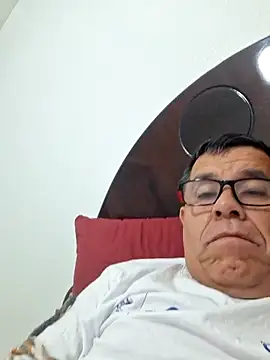 Snapshot of eros3442 chatting on 02/25/26, 02:10 eros3442 online show from 02/25/26, 02:10