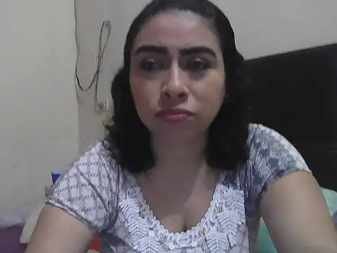 Snapshot of DalilahMx chatting on 02/05/26, 04:33 DalilahMx online show from 02/05/26, 04:33