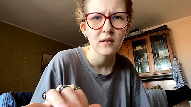 LaureenVielma online show from 04/11/26, 06:18