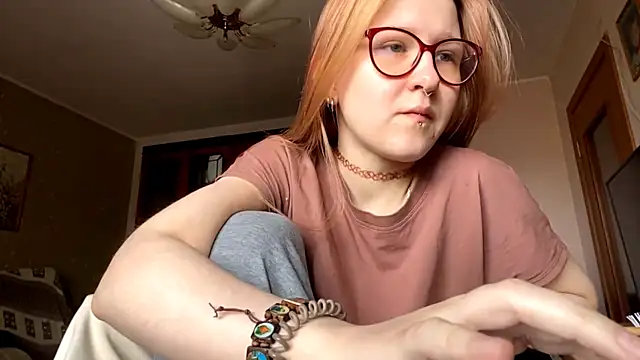 LaureenVielma online show from 04/19/26, 07:40