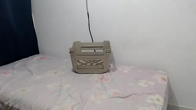 Snapshot of the_skinny_one chatting on 02/05/26, 11:59 the skinny one online show from 02/05/26, 11:59