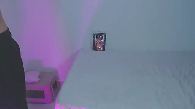 Snapshot of the_skinny_one chatting on 02/18/26, 12:12 the skinny one online show from 02/18/26, 12:12