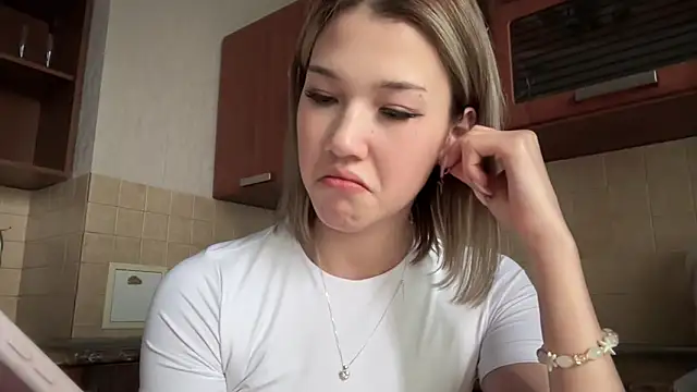 lilXdomiii online show from 04/15/26, 12:56