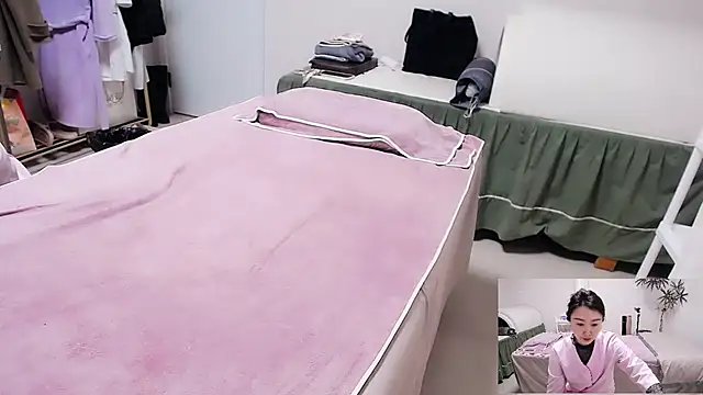 Snapshot of anne2026 chatting on 02/13/26, 02:40 anne2026 online show from 02/13/26, 02:40