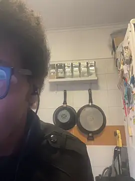 Snapshot of ELPikaPreta chatting on 02/15/26, 07:51 ELPikaPreta online show from 02/15/26, 07:51