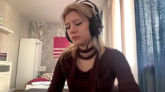 Snapshot of LadyFoxLove chatting on 03/01/26, 11:01 LadyFoxLove online show from 03/01/26, 11:01