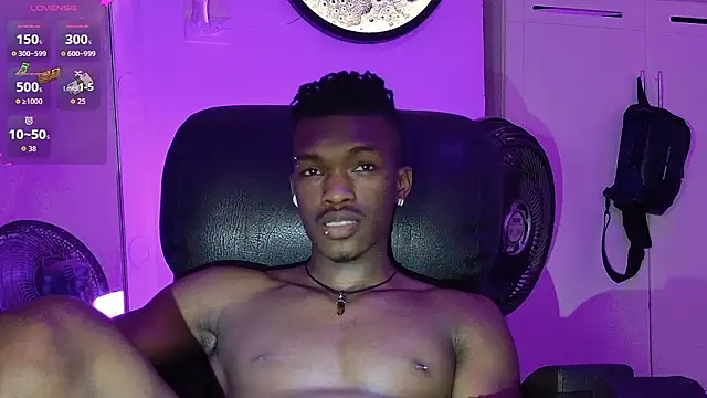 Snapshot of ReyKen- chatting on 02/19/26, 12:50 ReyKen- online show from 02/19/26, 12:50