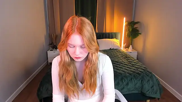 Snapshot of Julia_Anis chatting on 02/13/26, 01:01 Julia Anis online show from 02/13/26, 01:01