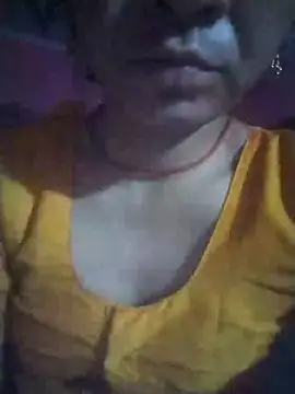 Julilodhi8695 online show from 04/26/26, 08:06